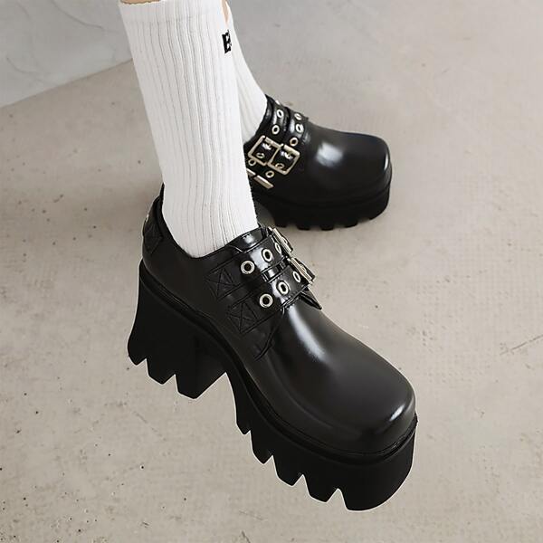 

Minimalist Eyelet Buckle Decor Chunky Shoes, Black