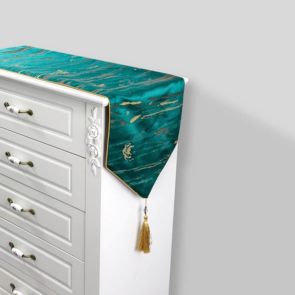 

Tassel Decor Jacquard Table Runner, Green