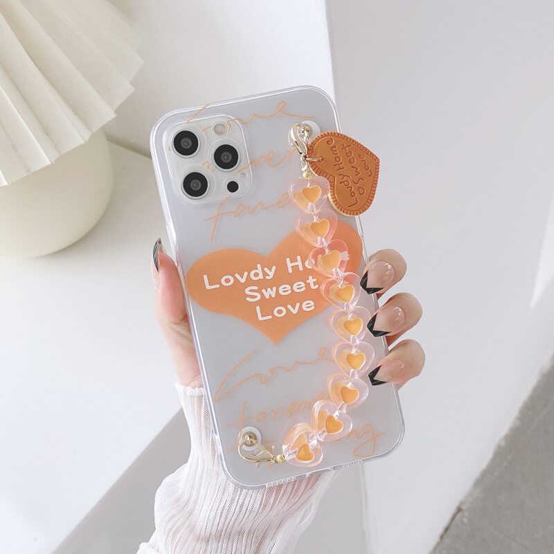 

Letter Graphic Phone Case With Heart Chain Hand Strap, Multicolor