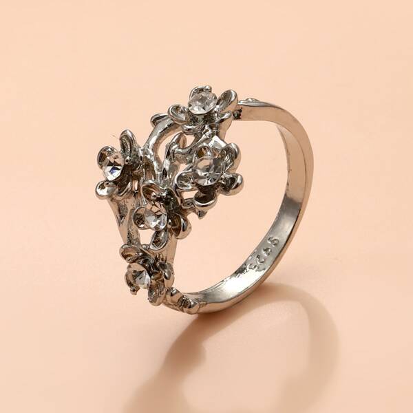 

Flower Decor Ring, Silver