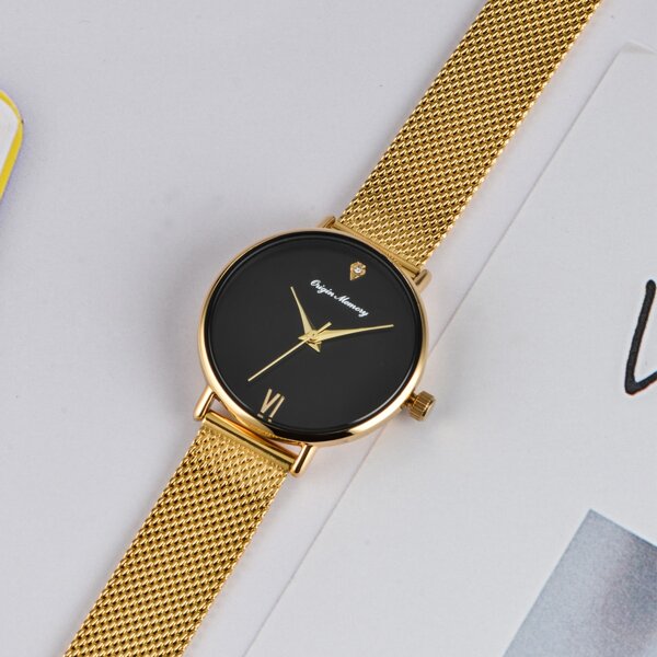 

Rhinestone Decor Mesh Strap Quartz Watch