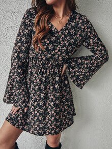 Ditsy Floral Trumpet Sleeve Dress - Multicolor - View 3