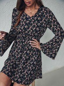 Ditsy Floral Trumpet Sleeve Dress - Multicolor - View 4