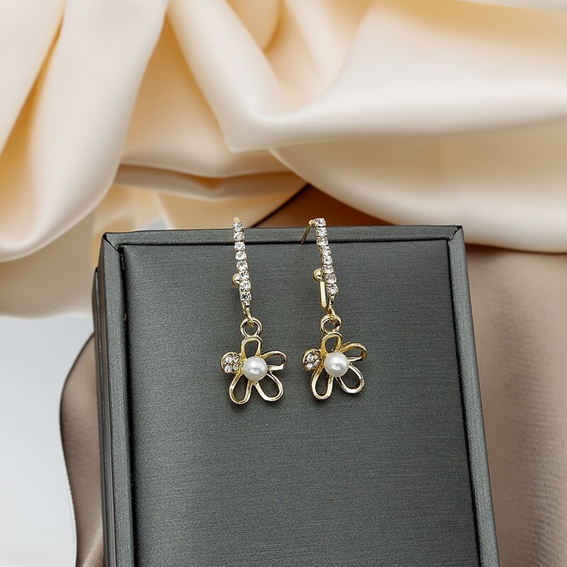 

Faux Pearl Decor Earrings, Gold
