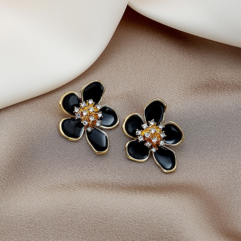

Floral Decor Stud Earrings, Black