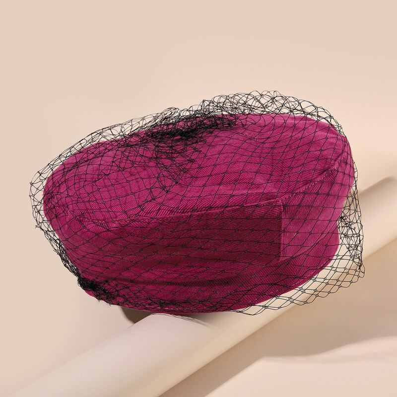 

Contrast Mesh Beret, Red