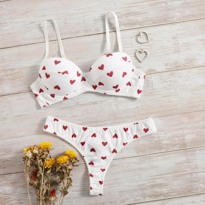 

Heart Pattern Underwire Lingerie Set, Red and white