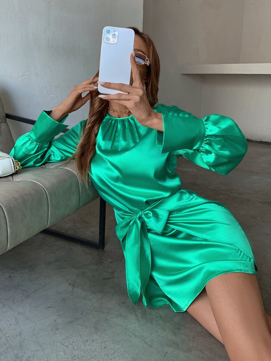 後鎖孔圍裹前打結緞面洋裝 - 綠色 - 查看 1