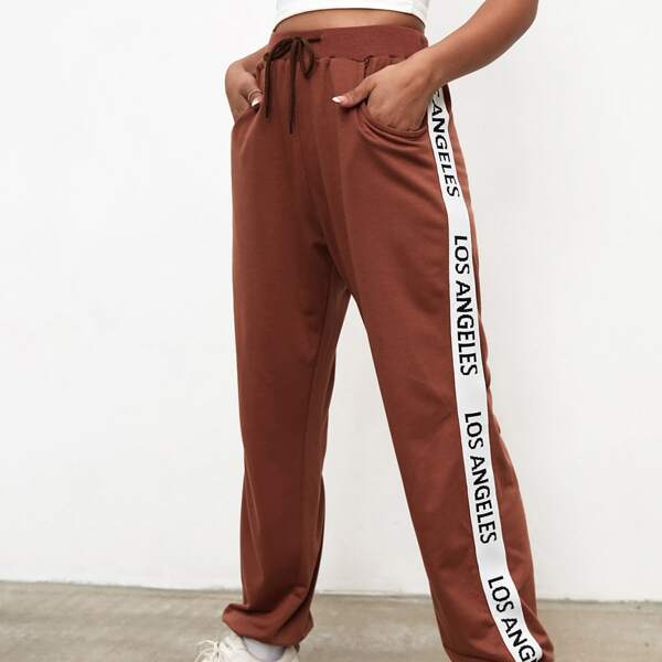 

Letter Graphic Contrast Side Seam Sweatpants, Rust brown
