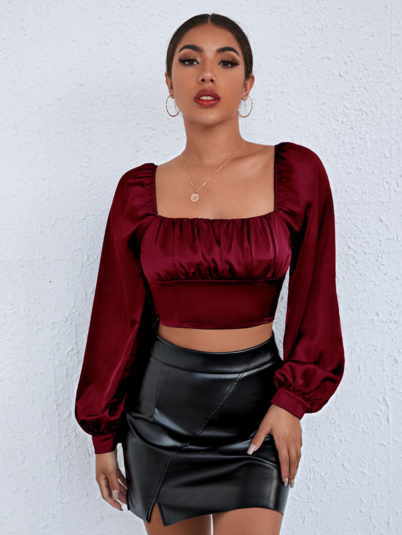 SHEIN BAE Top de satén corto de manga farol de busto con fruncido - Burdeos - Ver 1