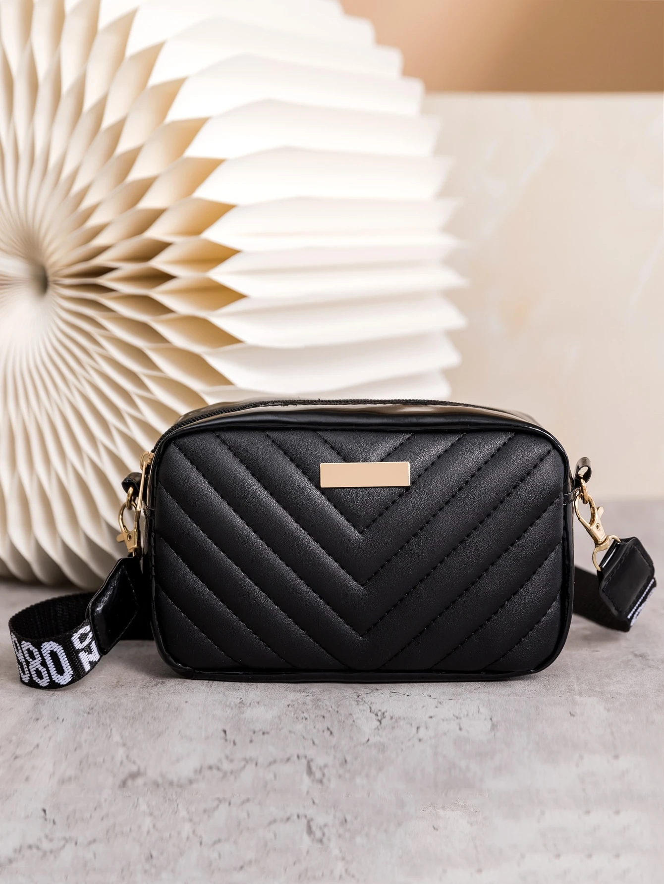 ALDO Mini Chevron Quilted Camera Bag atelieryuwa.ciao.jp