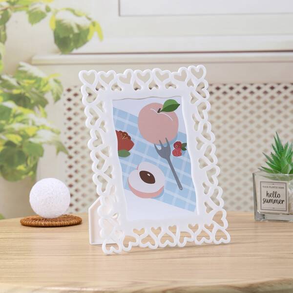 

Hollow Heart Design Photo Frame, White