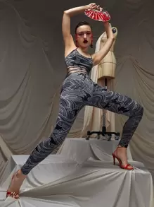 ALISMIND 線海浪印花吊帶短上衣和緊身打底褲套裝 - 黑與白 - 查看 1