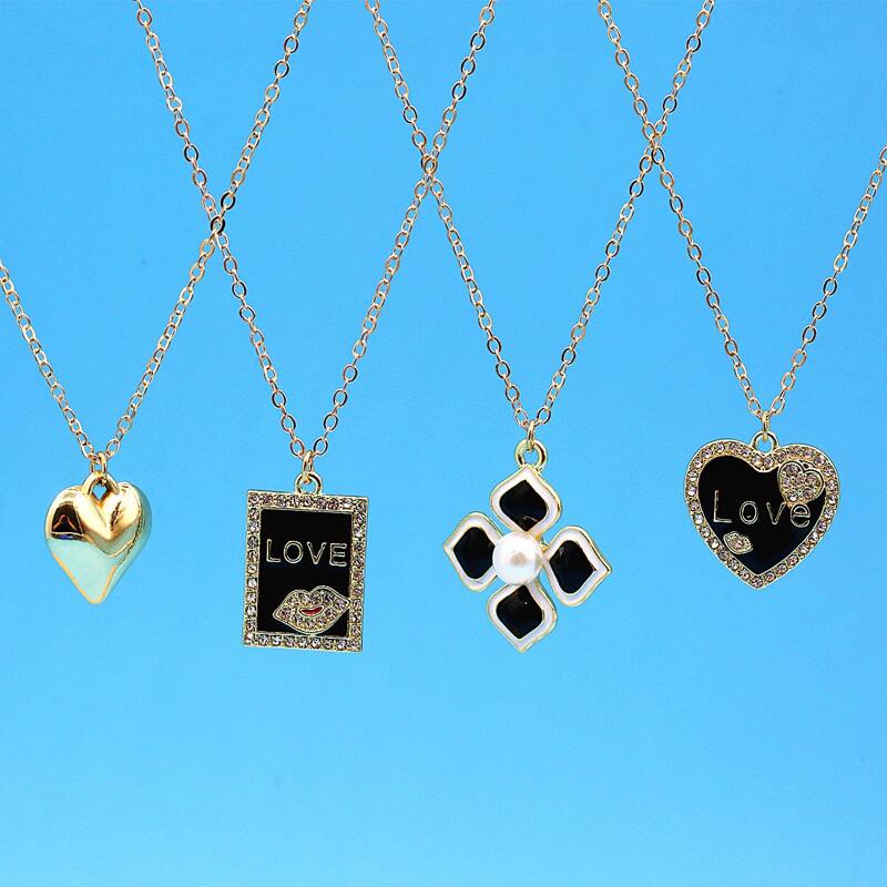 

4pcs Heart Design Chain Necklace, Gold