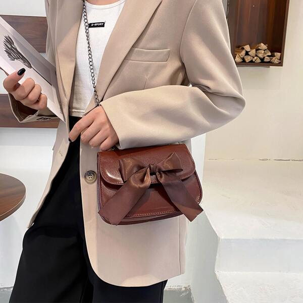 

Bow Decor Flap Saddle Bag, Burgundy