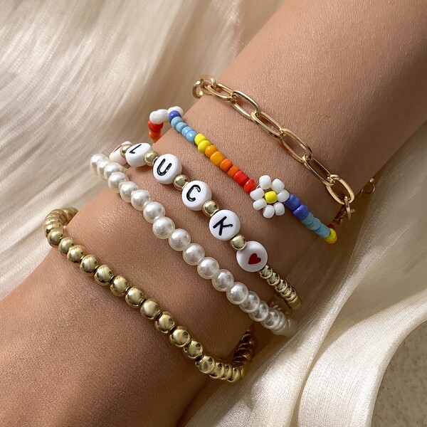 

4pcs Flower & Letter Decor Beaded Bracelet, Multicolor