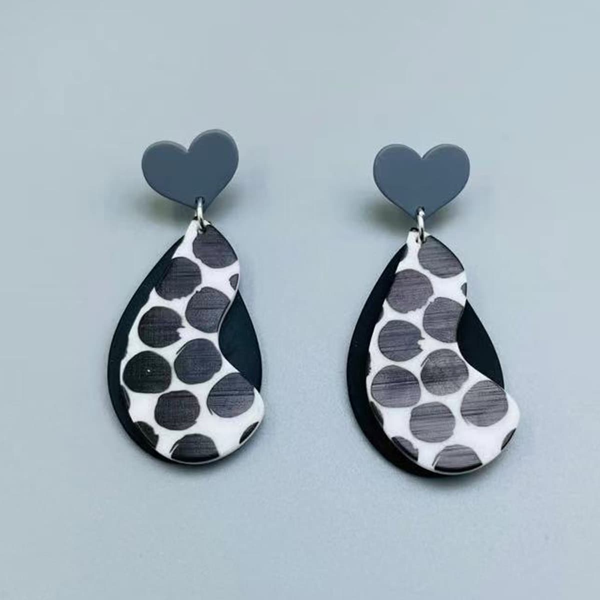 

Heart Detail Drop Earrings, Black