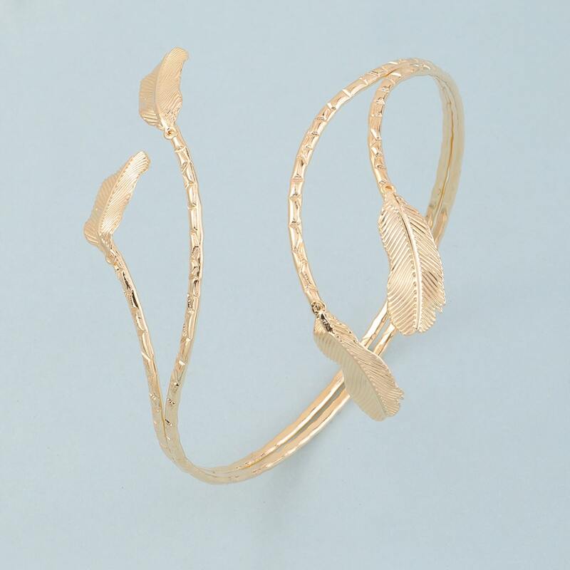 

Leaf Design Arm Cuff, Gold