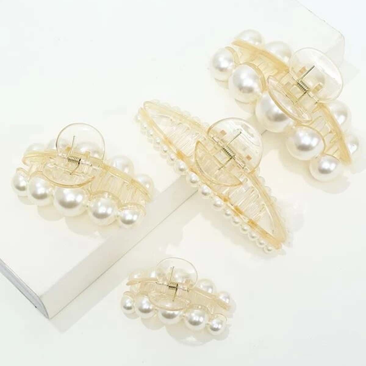 

4pcs Faux Pearl Decor Hair Claw, Beige