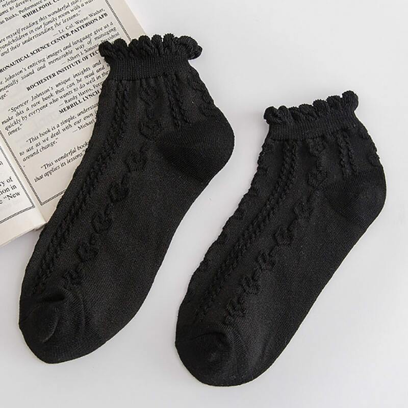 

Solid Scallop Trim Socks, Black