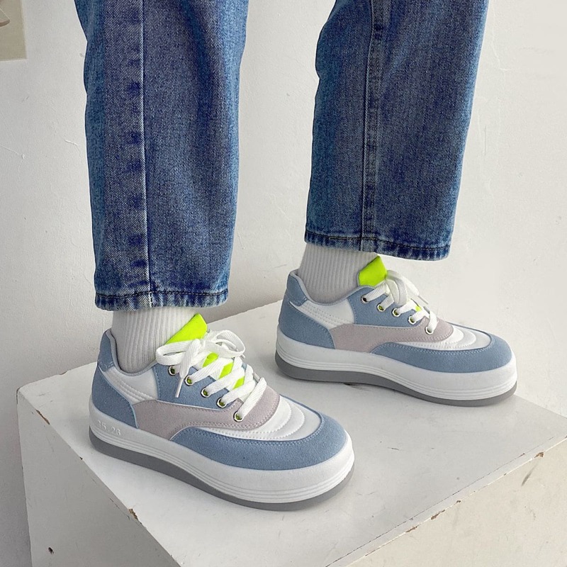 

Colorblock Lace-up Front Sneakers, Blue