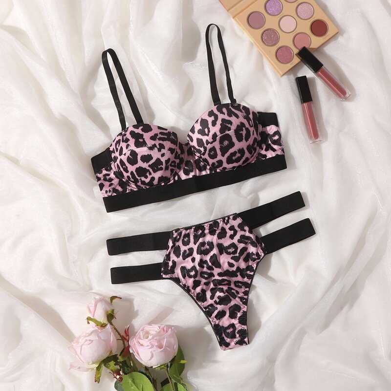 

Leopard Cut-out Underwire Lingerie Set, Purple