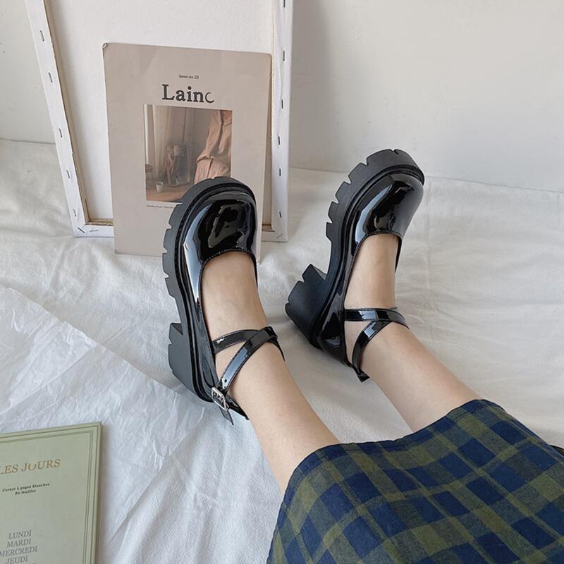 

Minimalist Flatform Mary Janes, Black