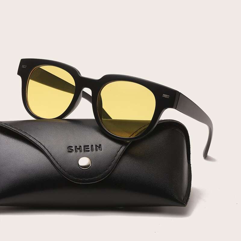 

Guys Rivet Decor Sunglasses, Yellow
