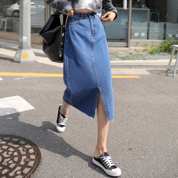 

Slant Pocket Slit Hem Denim Skirt, Medium wash