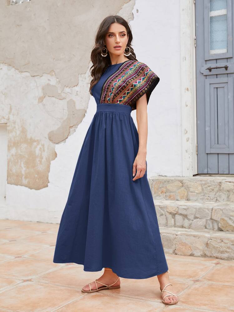 SHEIN Divindia فستان بتصميم جيو متباين - أزرق بحري - مشاهدة 1