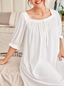 SHEIN Đầm mặc nhà Kích Thước Lớn Tương phản ren viền lá sen Thắt nút Xù Gân đan màu trơn Hoàng gia - trắng - Xem 4