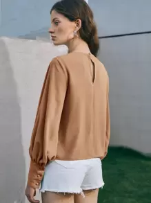 BizChic Top de manga farol de puño con botón - Marrón - Ver 2