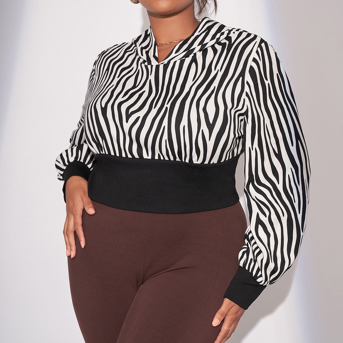 размера плюс Толстовка с узором зебры