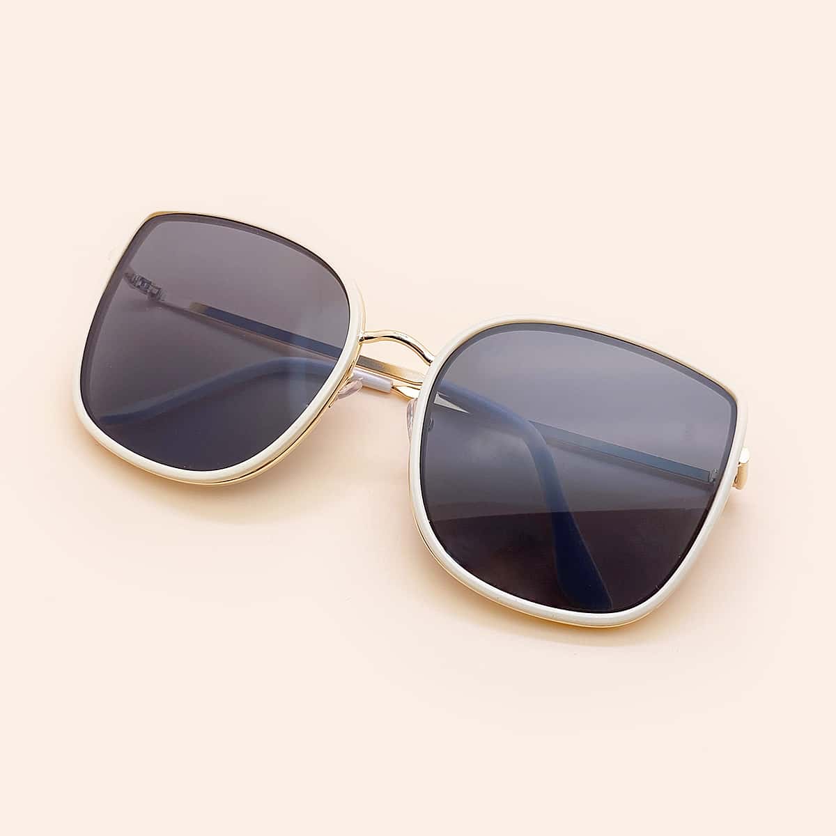 

Square Frame Sunglasses