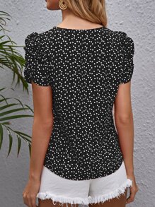 SHEIN Clasi Keyhole Neck Puff Sleeve Allover Heart Print Top - Black and White - View 2