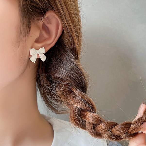 

Bow Design Stud Earrings, White