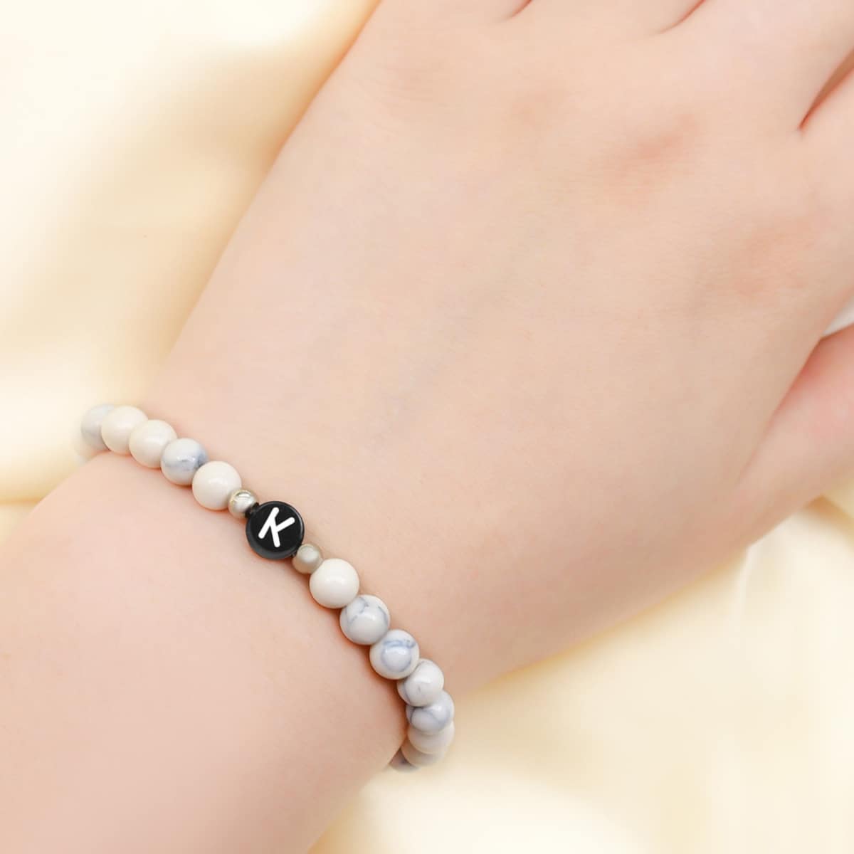 

Letter Graphic Bead Decor Bracelet, Multicolor