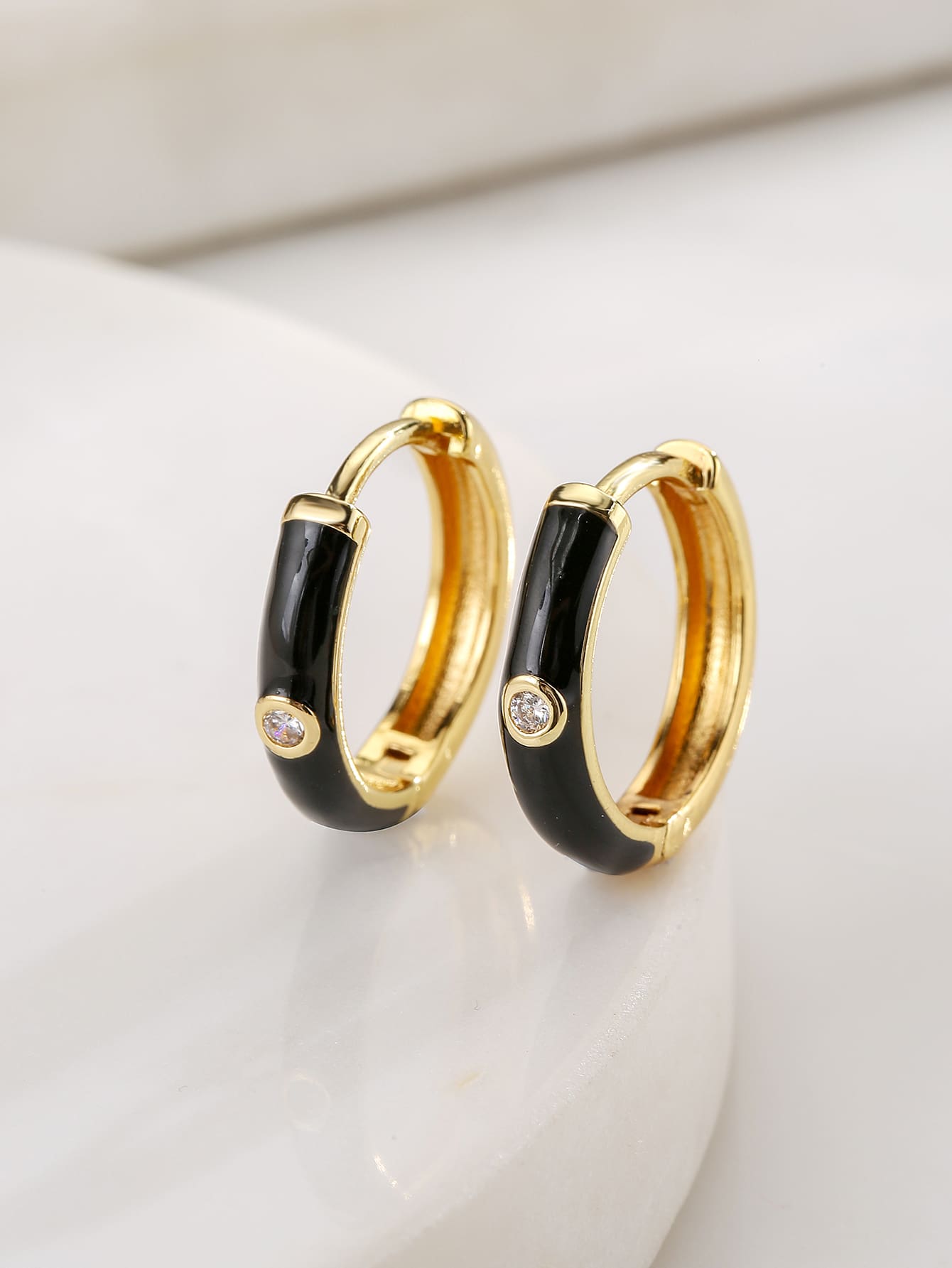 Vòng khuyên tai Khối Zirconia  Chi tiết - màu đen - Xem 1