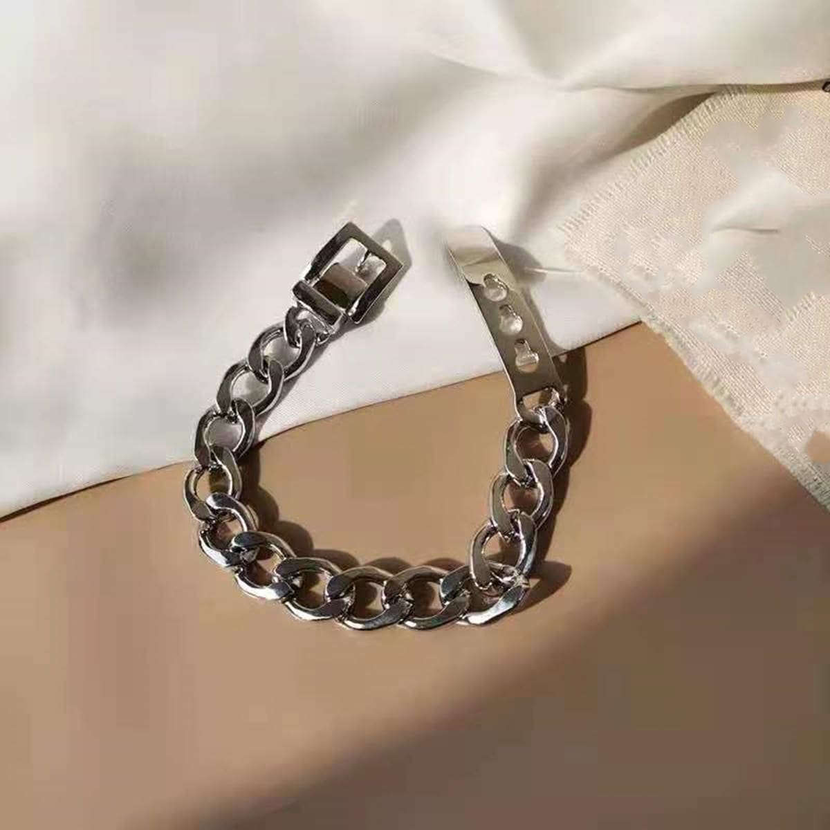 

Buckle Design Chain Bracelet, Silver
