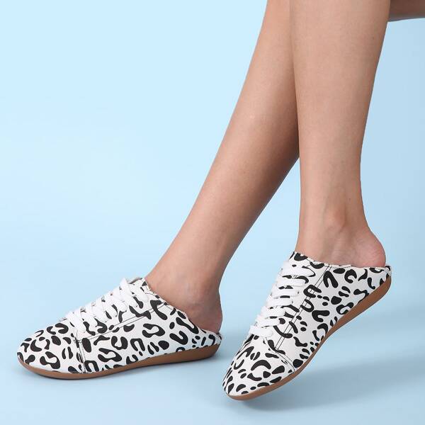 

Leopard Graphic Lace Up Front Flats, Black and white