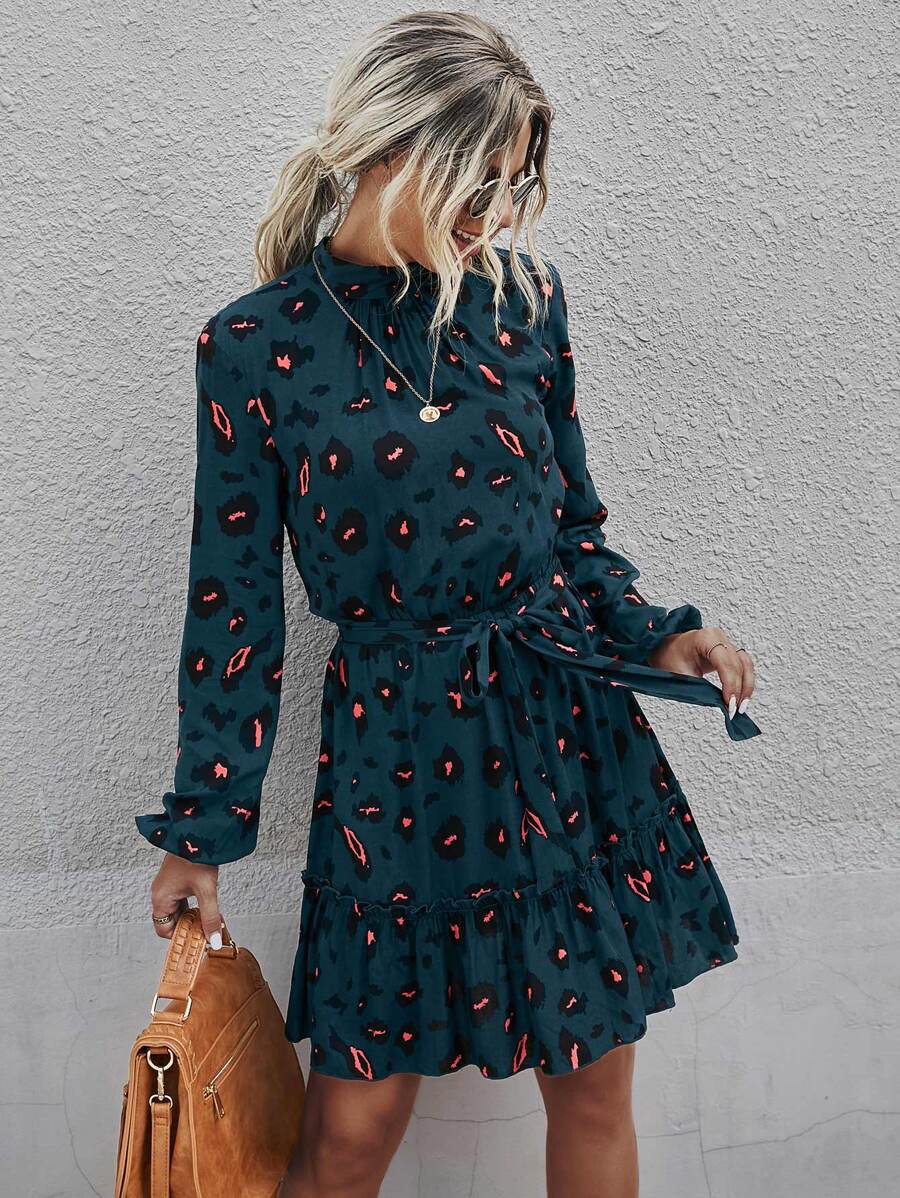 SHEIN LUNE Vestido con cinturón con estampado con cordón trasero bajo con fruncido - Agua verde azul - Ver 1