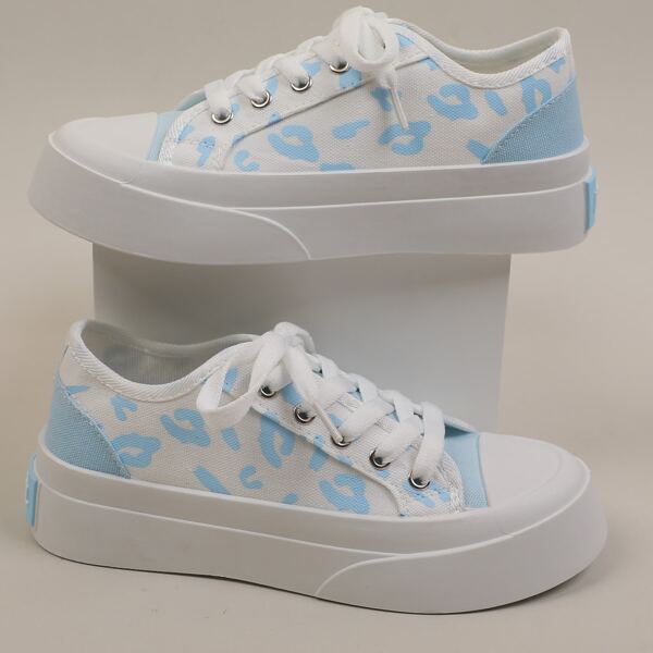

Two Tone Lace-up Front Skate Shoes, Baby blue