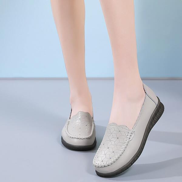 

Geo Embossed Rhinestone Decor Ballet Flats, Light grey