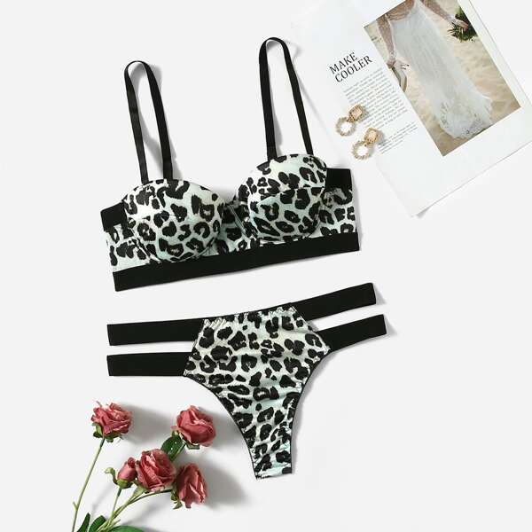 

Leopard Cut-out Push Up Lingerie Set, Baby blue