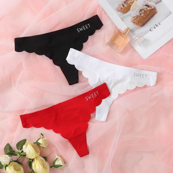 

Solid Scallop Trim Letter Graphic Panty, Multicolor