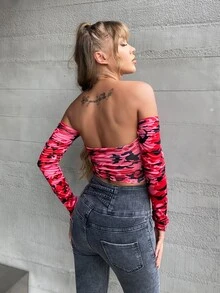 MEYSI KIM 迷彩一字肩扣眼繫帶短款上衣 - 彩色 - 查看 2