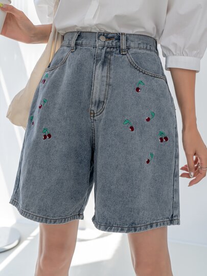 شورتات دينيم مطرز بالكرز جيب مائل