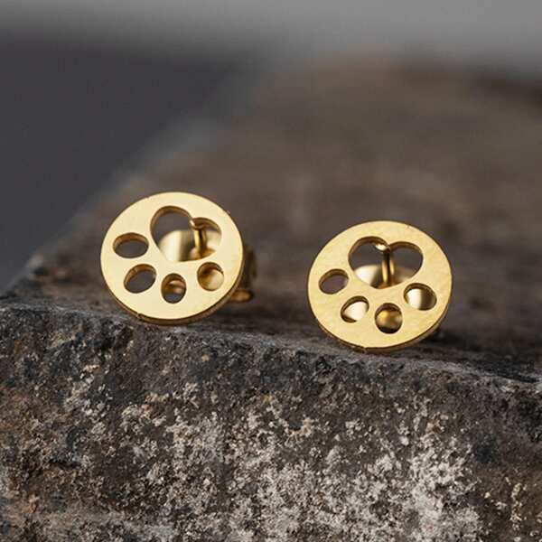 

Cat Paw Decor Stud Earrings, Gold