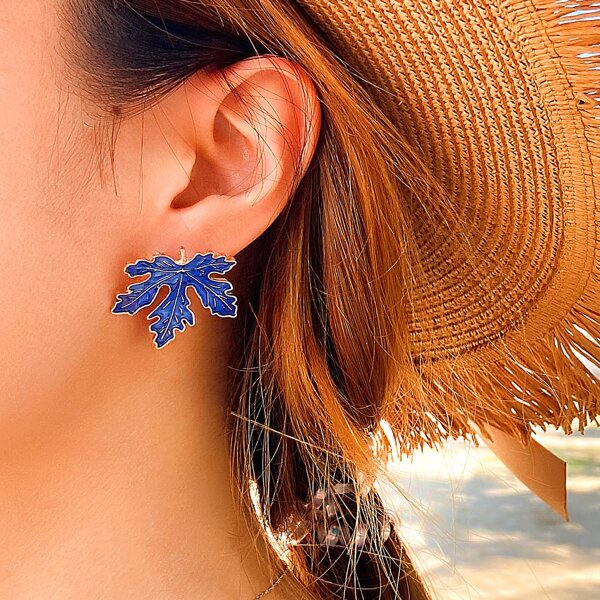 

Maple Leaf Decor Stud Earrings, Royal blue
