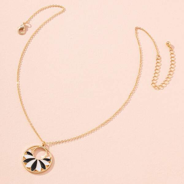

Hollow Out Round Charm Necklace, Black and white